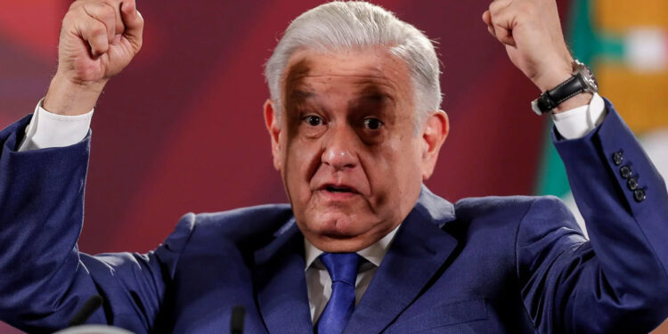 AMLO enviará escrito a ministros para que expliquen por qué tienen sueldo mayor al del presidente