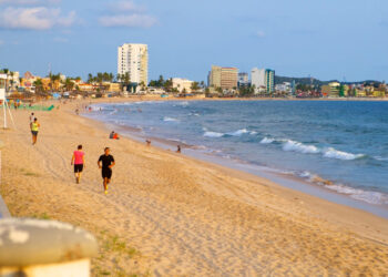 ¡Calorón! Prevalecen las altas temperaturas en el puerto de Mazatlán 