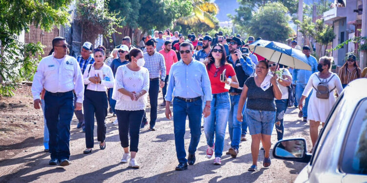 “Confiamos en esta administración porque ningún alcalde había caminado por nuestras calles”, Acela Jasso