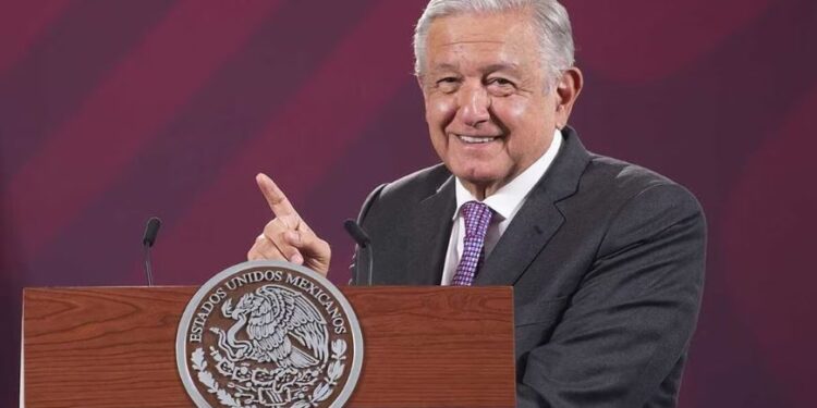 “También los padres son adorables”, AMLO envía felicitación por el Día del Padre