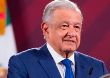 “No hay que prohibirlos, pero no nos quedaremos callados”: AMLO critica los corridos tumbados