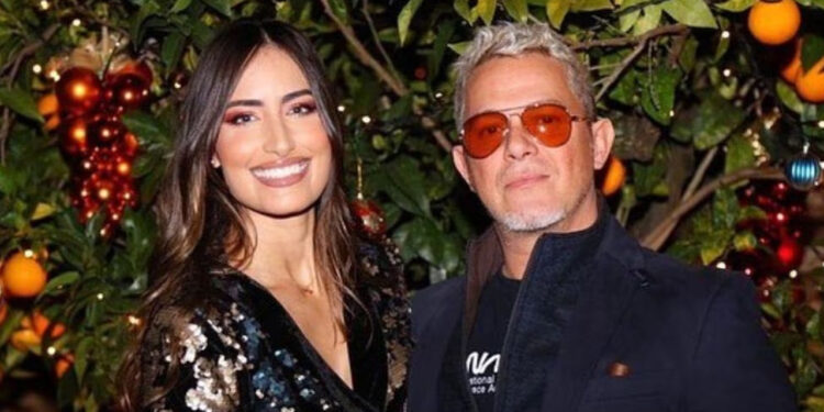 Mal y de malas: Alejandro Sanz rompe con su novia y habría sido estafado por un amigo