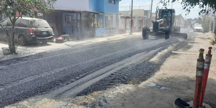 Obras Públicas atiende peticiones y comienza a trabajar en reparación de zanjas y baches