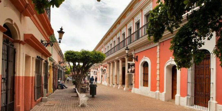 Continúa la ola de calor en Mazatlán, aunado a esto se sentirá una humedad del 71 por ciento