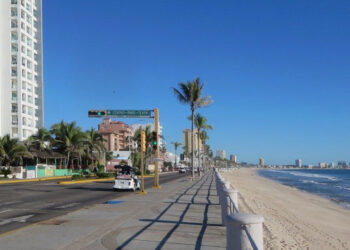 ¿Extrañas el frío? Tercera ola de calor no cesa y alcanza al puerto de Mazatlán 