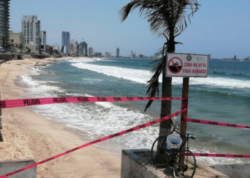 Restringe Policía Acuática acceso a tres áreas de Playa por formación de corrientes marinas y zanjas