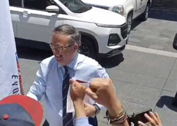 Marcelo Ebrard llega a Palacio Nacional para entregar su renuncia a AMLO como canciller