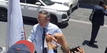 Marcelo Ebrard llega a Palacio Nacional para entregar su renuncia a AMLO como canciller