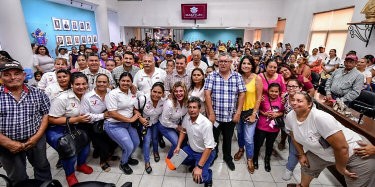 Gobierno de Mazatlán trabaja de la mano con el MASS para mejorar las condiciones de vida de familias desplazadas