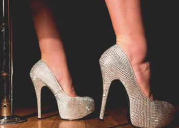 Alcalde en Chiapas celebra el Día del Padre con strippers; colectivos condenan el evento