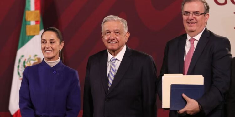 Morena busca sucesor para el presidente más popular