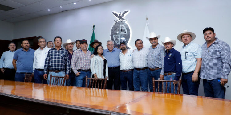 Retoman diálogo Gobierno del Estado y productores de maíz, tras liberar instalaciones del Aeropuerto Internacional de Culiacán