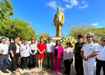 Conmemoran Gobierno de Mazatlán y colegio de abogados el CXXXVI natalicio de Genaro Estrada