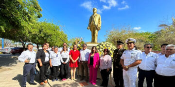 Conmemoran Gobierno de Mazatlán y colegio de abogados el CXXXVI natalicio de Genaro Estrada