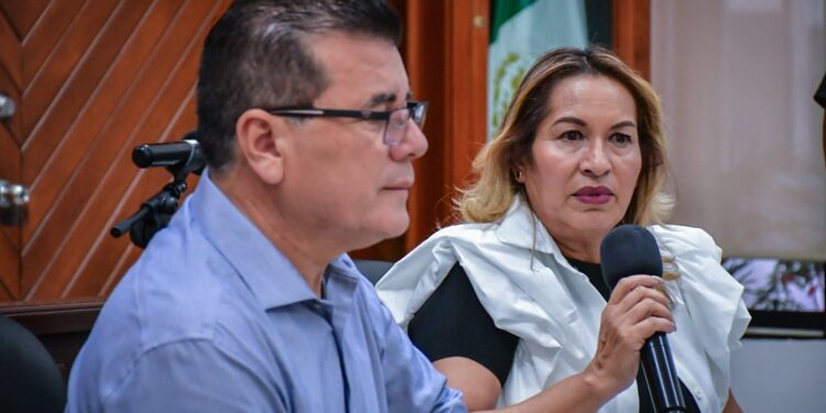 Se realiza reunión en cabildo para atender las demandas de policías y viudas