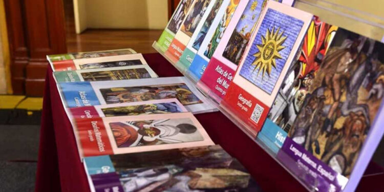 Pide SEP en libros de 5to maquetas de eyaculación