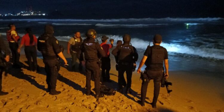 Oleaje saca cuerpo de persona que se encontraba desaparecida en las playas de Mazatlán