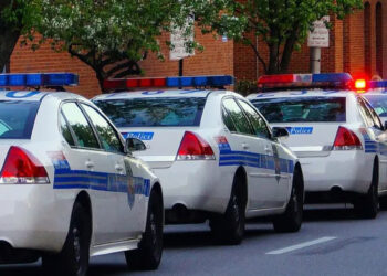 Niño dispara y mata accidentalmente a su hermana menor en California, Estados Unidos