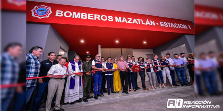 Celebran Bomberos Mazatlán 81 aniversario estrenando instalaciones de la Estación 1