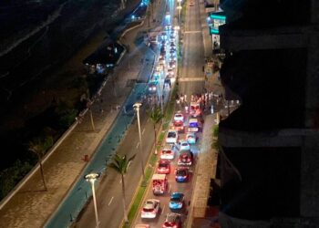 … Y todo por la luz y el agua; así fue el bloqueo de turistas sobre el malecón en Mazatlán