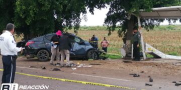 Pierde la vida enfermero tras volcarse en carretera
