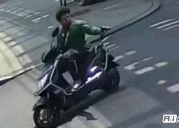 Hombre en Motocicleta Dispara contra Personas en Nueva York
