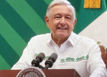 López Obrador acusa al INE de quererlo silenciar por ordenarle no hablar de elecciones 2024