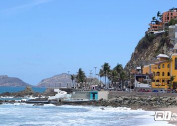 Se mantienen las altas temperaturas en el puerto de Mazatlán hoy miércoles
