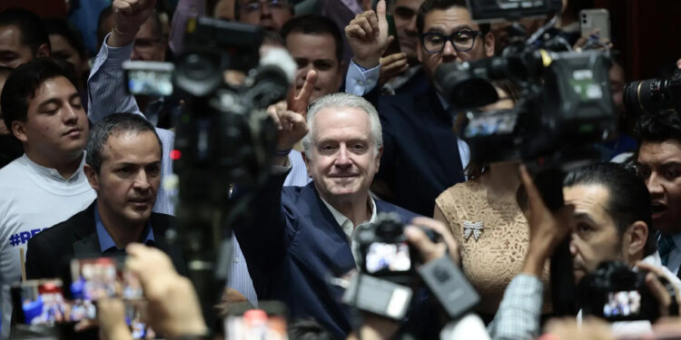 Oposición inicia su carrera a las presidenciales entre polémica y divergencias