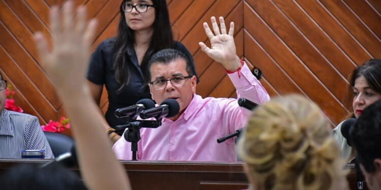 Cabildo de Mazatlán autoriza expedir acuerdo de operación para vías preferenciales