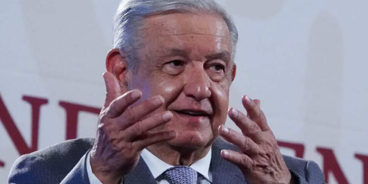 Jerarquía de la iglesia simpatiza más con los ricos, dice AMLO tras crítica de obispo de Apatzingán