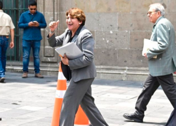 Delfina Gómez acude a Palacio Nacional para reunión de trabajo con AMLO