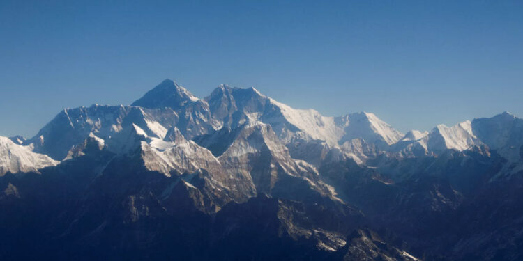 Esposos y sus tres hijos: los mexicanos que fallecieron cerca del Everest
