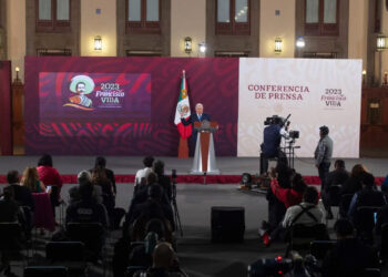 AMLO inaugura sección en la ‘mañanera’ llamada ‘No lo dije yo’, ante medidas del INE