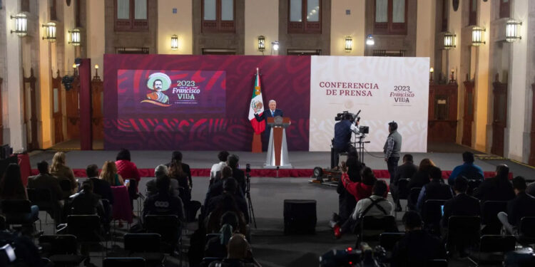 AMLO inaugura sección en la ‘mañanera’ llamada ‘No lo dije yo’, ante medidas del INE