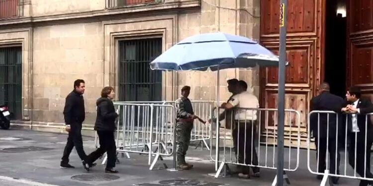 AMLO se reúne en Palacio Nacional con Delfina Gómez, gobernadora electa del Edomex