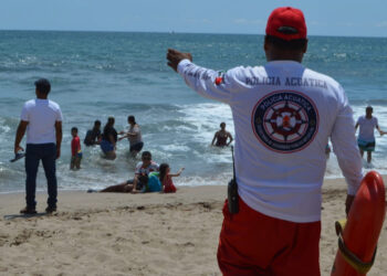 Playas de Mazatlán han estado concurridas durante los fines de semana; Policía Acuática