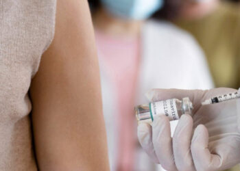 Vacunación contra covid-19 iniciará en octubre junto con campaña de influenza