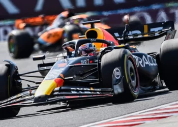 ‘Checo’ Pérez se cuela al podio del GP de Hungría; arrancó noveno y terminó tercero