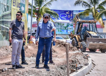 Edgar González supervisa obra pública que se desarrolla en Mazatlán