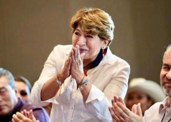 Delfina Gómez recibe constancia que la acredita como gobernadora electa del Edomex