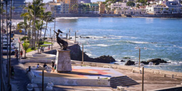 Edgar González supervisa las condiciones de monumentos y la Carpa Olivera