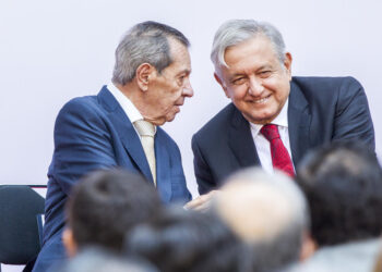 Lamenta López Obrador la muerte de Porfirio Muñoz Ledo