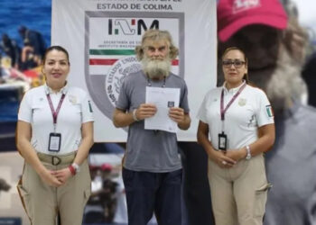¡Tim Shaddock ya es mexicano! El marinero australiano rescatado con su perrita de naufragio recibe nacionalidad