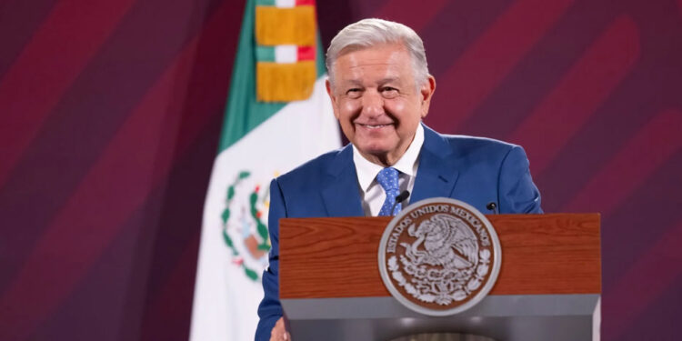 AMLO confirma gira por Colombia y Chile en septiembre
