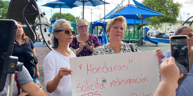 Ley antiinmigrante de Florida entra en vigor en medio del miedo y la protesta