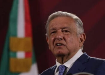 AMLO arremete contra Xóchitl Gálvez: “Nos quieren vender otra farsa”