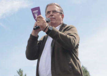 Ebrard propone Pasaporte Violeta para jefas de familia, ¿en qué consiste?