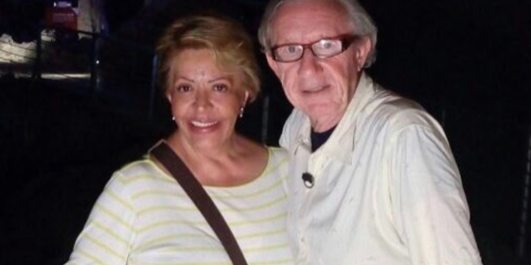 Murió Robert Alexander ‘El Gringo’, conductor y esposo de Verónica Gallardo; así lo despidió la conductora