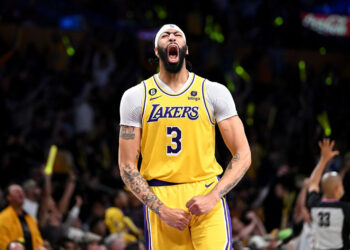 Lakers y Anthony Davis acuerdan la extensión anual más rica de la NBA: tres años y $186 millones